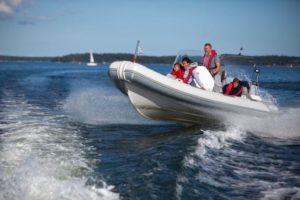 Picture of a white boat
